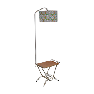 Smooth floor lamp magazine holder