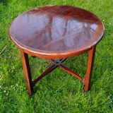Circular coffee table
