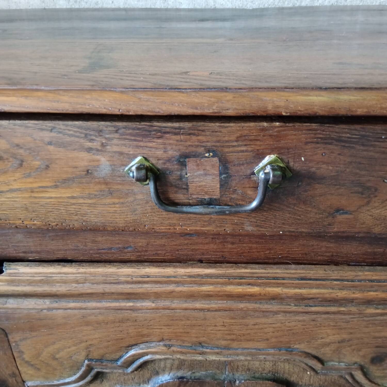 Rustic antique oak sideboard with 2 doors