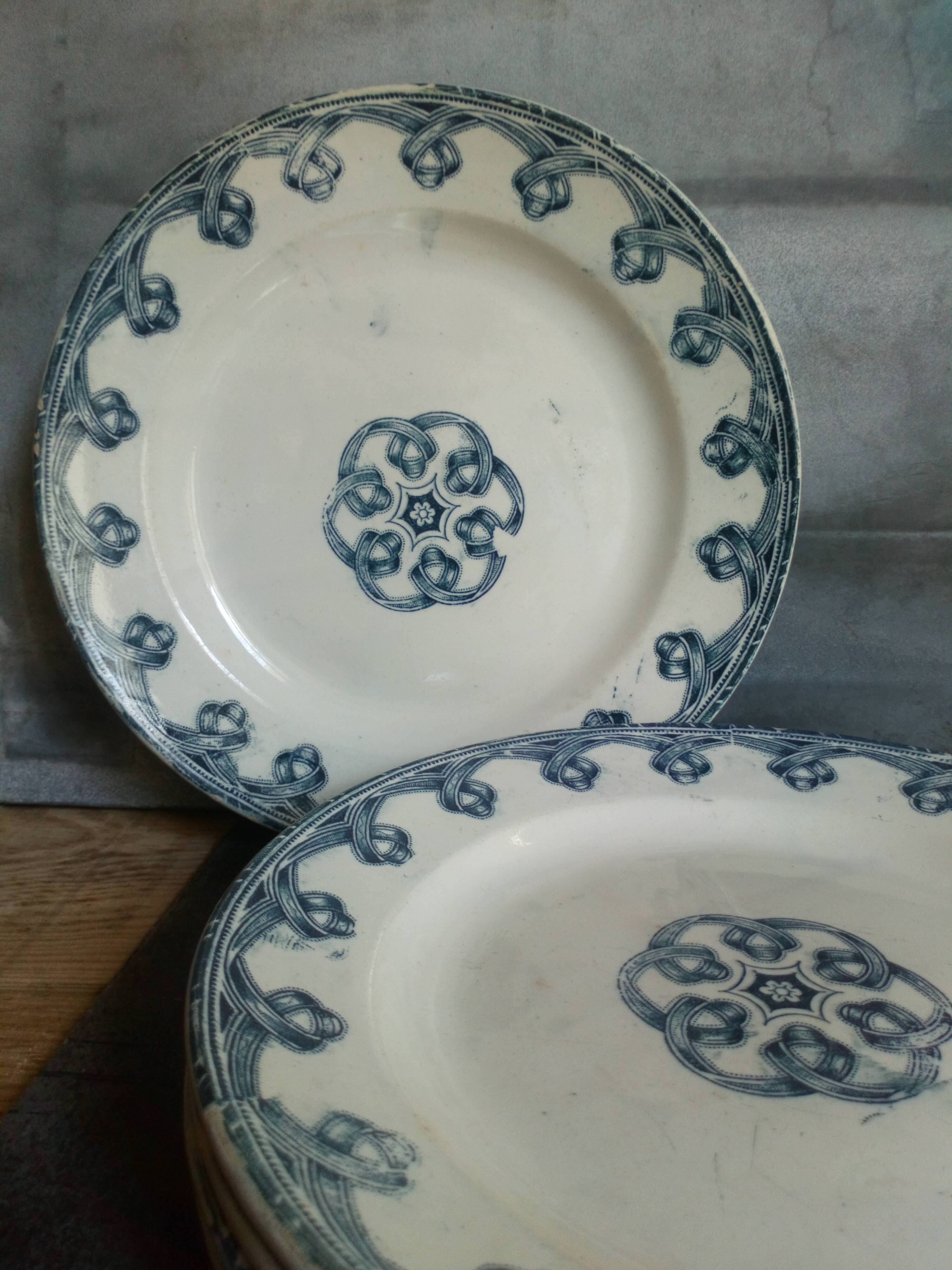 Five plates old land of Grigny fire