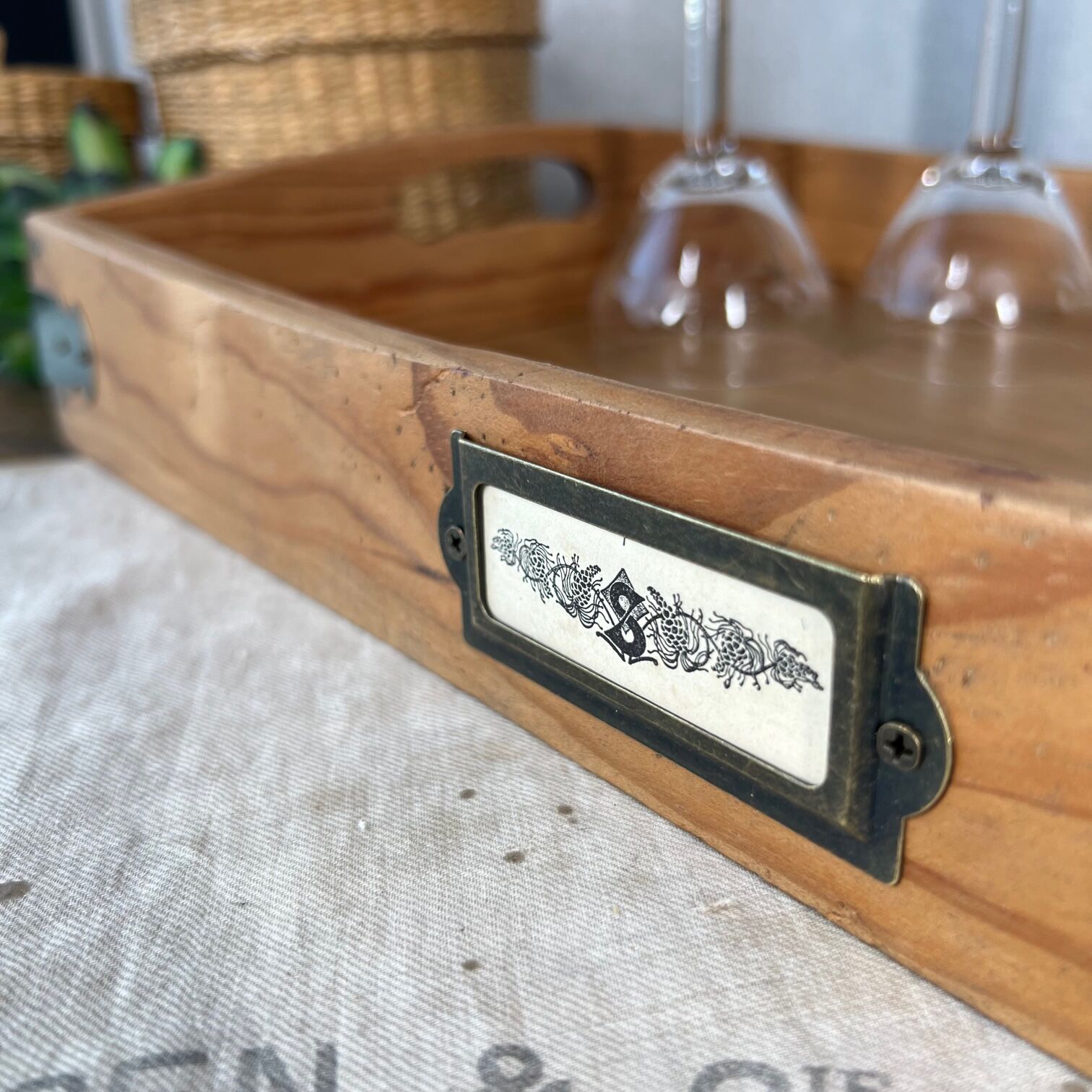 Serving tray in raw wood