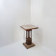 Table piédestal en bois et marbre
