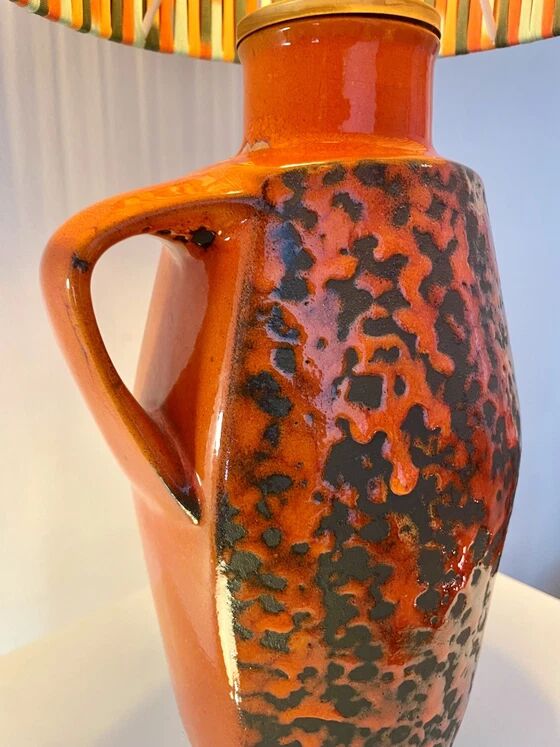 70s Fat Lava lamp with Pop Art shade