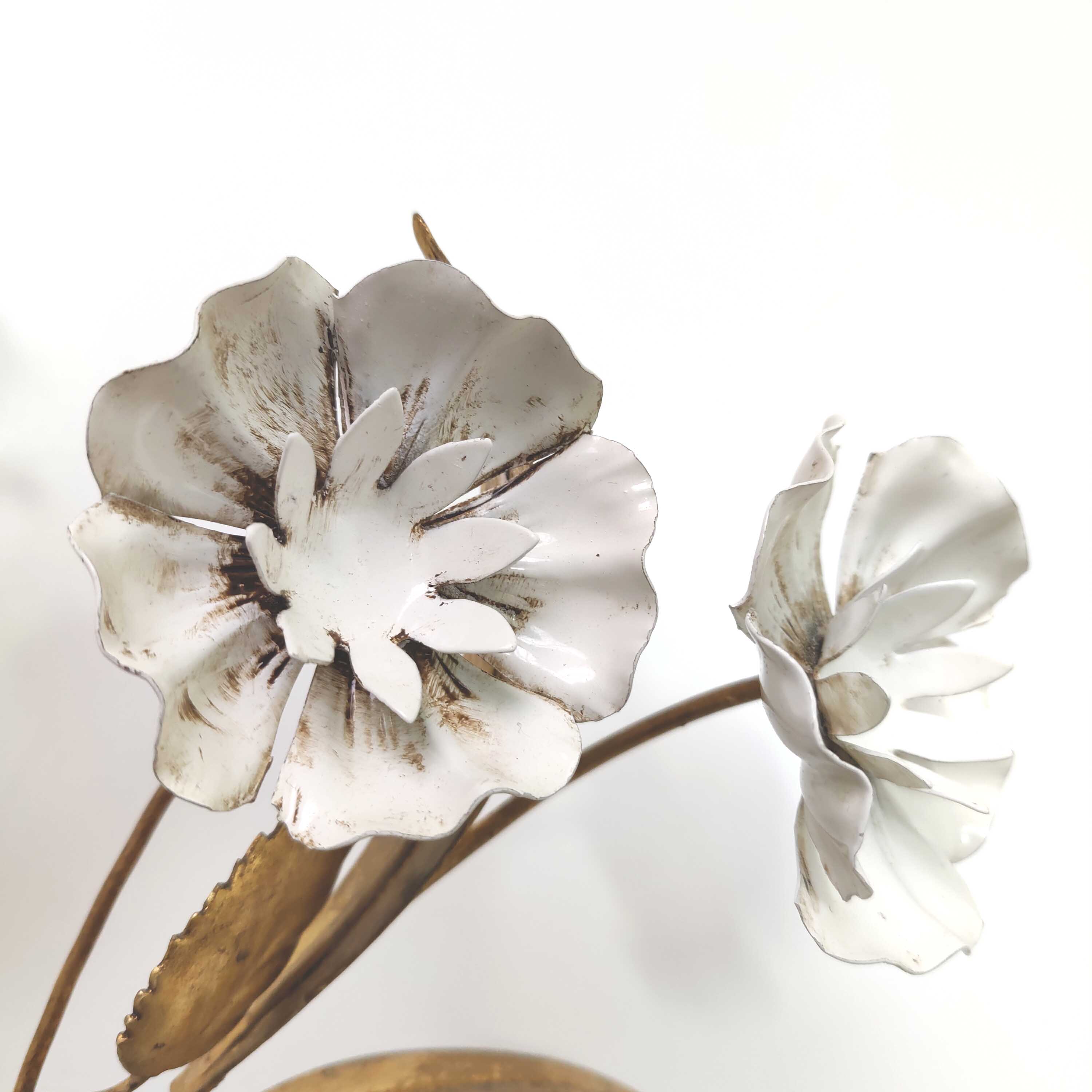 Wall lamp flowers metal white and golden Masca Italy