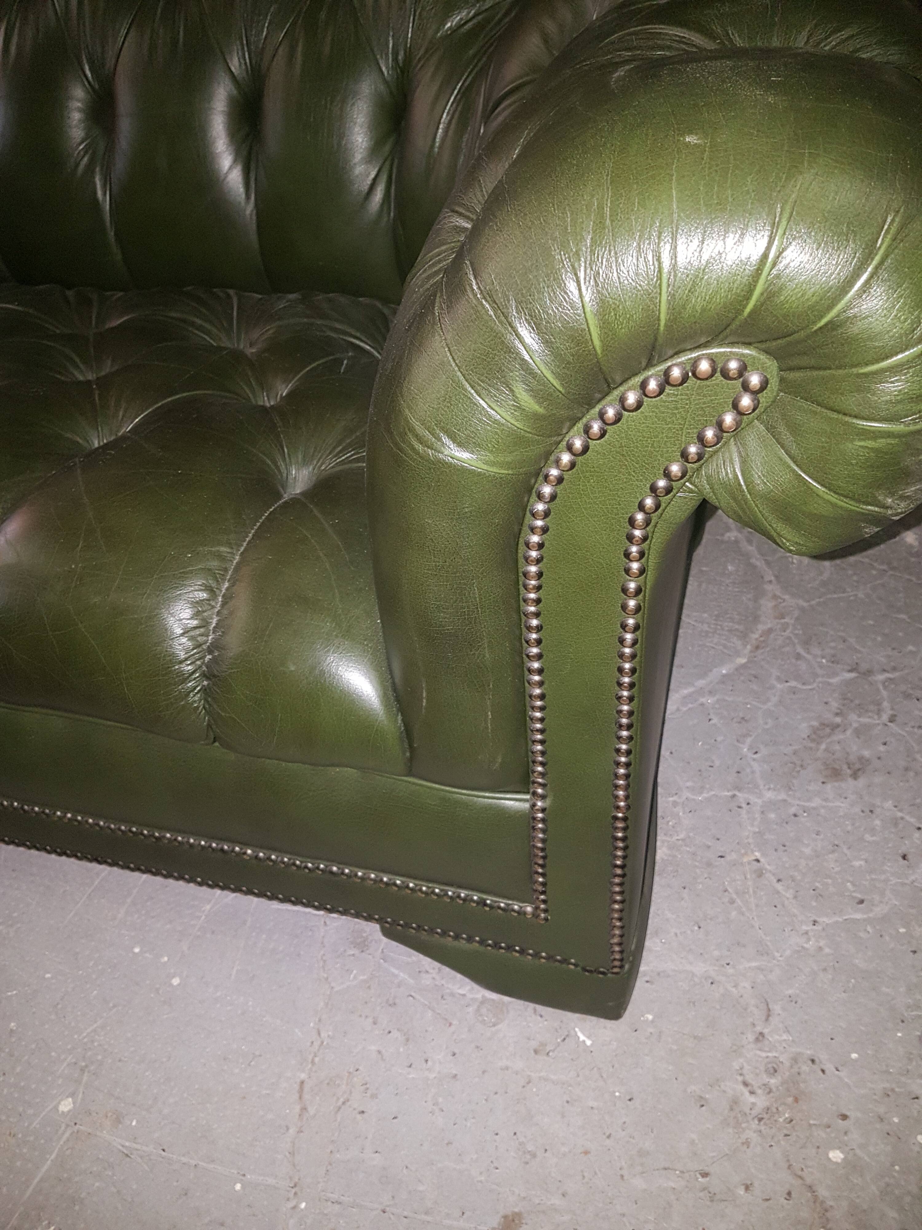 Chesterfield 3-seater dark green sofa