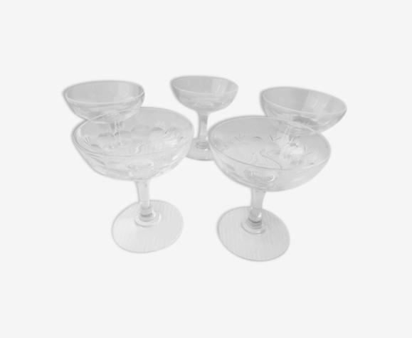 Set de 5 coupes à champagne anciennes en verre soufflé