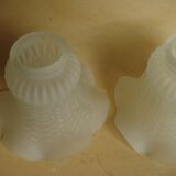 Paire de tulipes en verre moulé pressé 1900