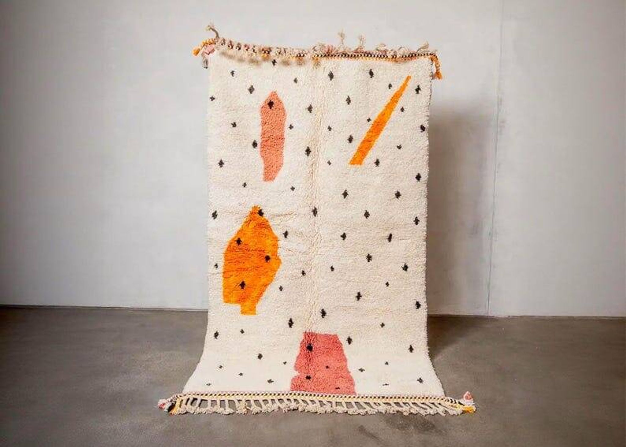 Traditional handmade Beni Ouraine rug, size 150 x 250 cm