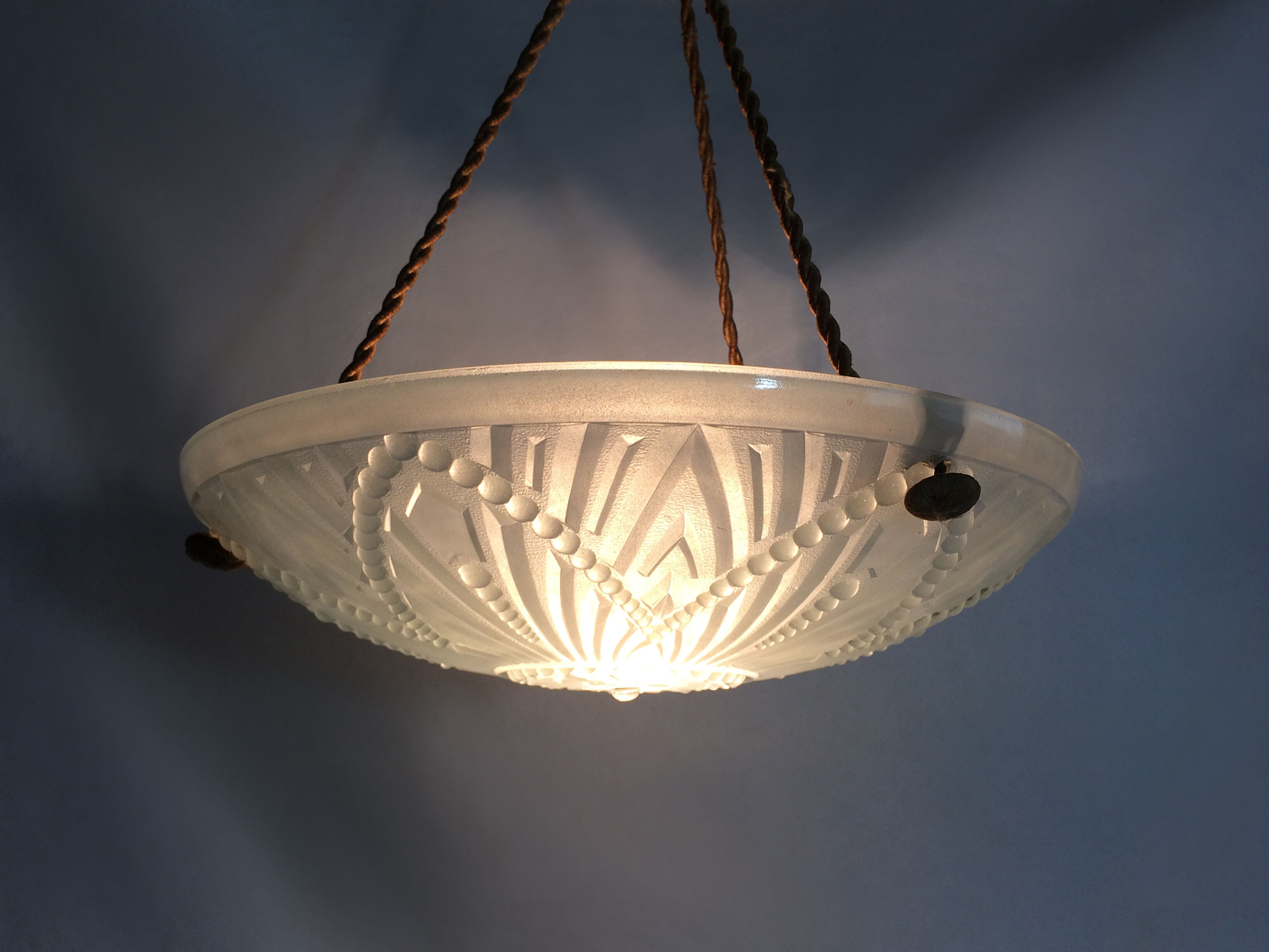 Hnaging calysque Art Deco 1 Degué style glass fire