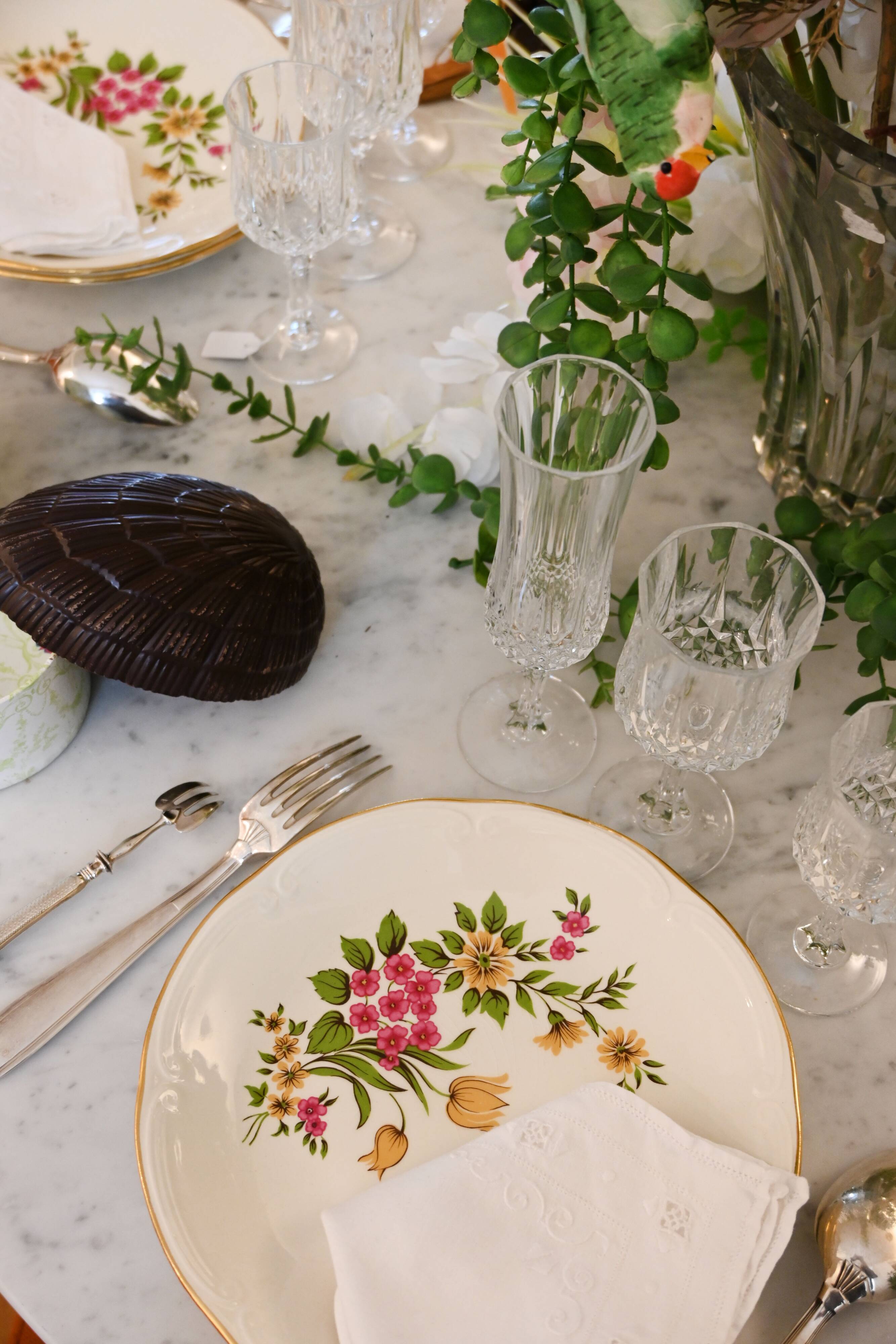 Gien plates with floral decoration