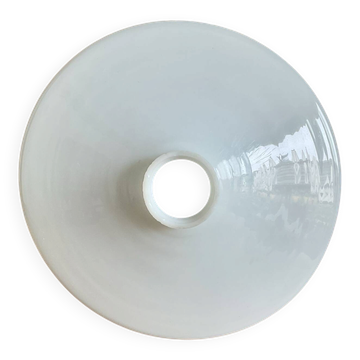 Suspension in white opaline