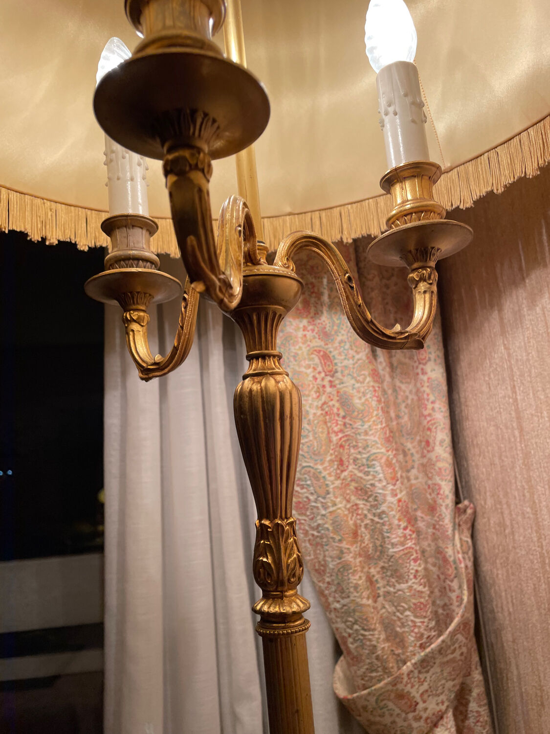 Solid bronze floor lamp Louis XVI style