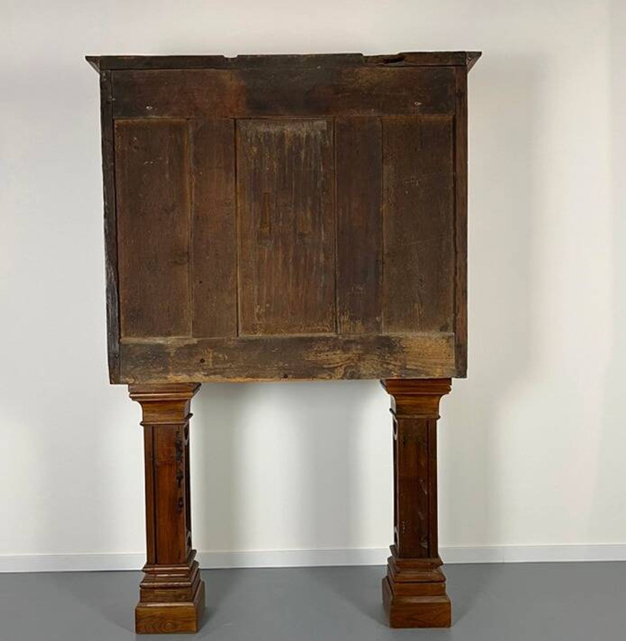 Walnut cabinet with 8 drawers Stipo Monetiere, Piedmont 17th century, furniture Italy 17th century