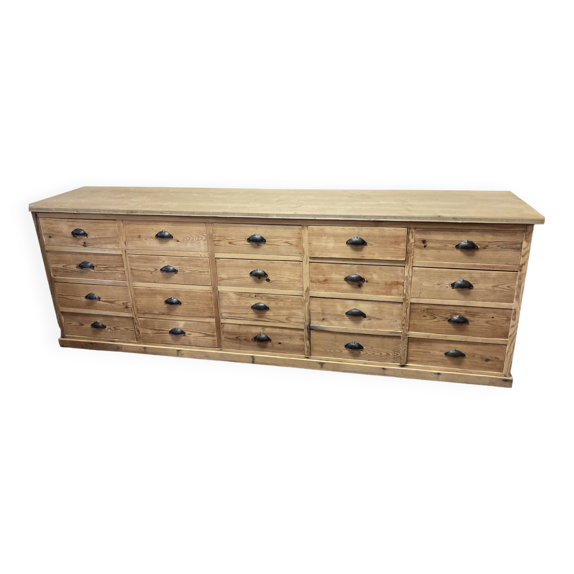 Drawer cabinet