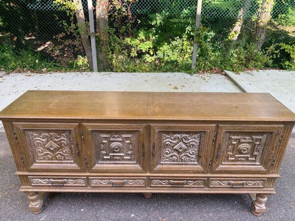Enfilade en bois massif patinée renaissance espagnol