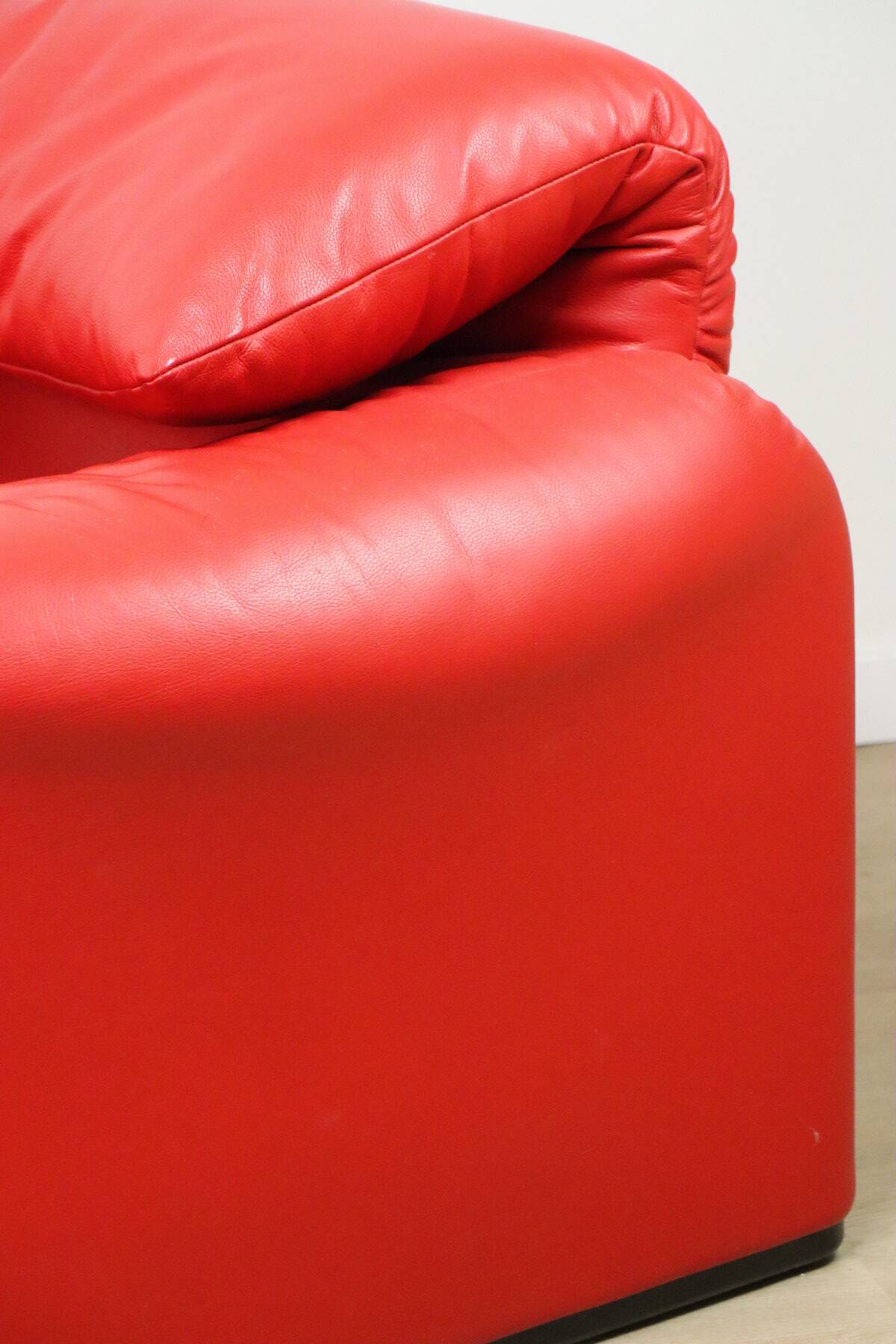 Maralunga armchair and ottoman by Vico Magistretti for Cassina