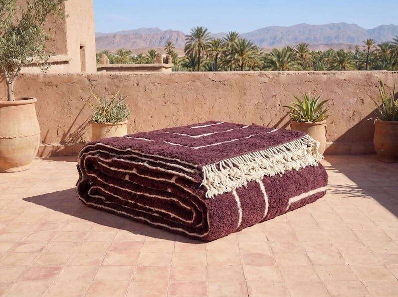 Traditional handwoven Berber rug size 150x250 cm