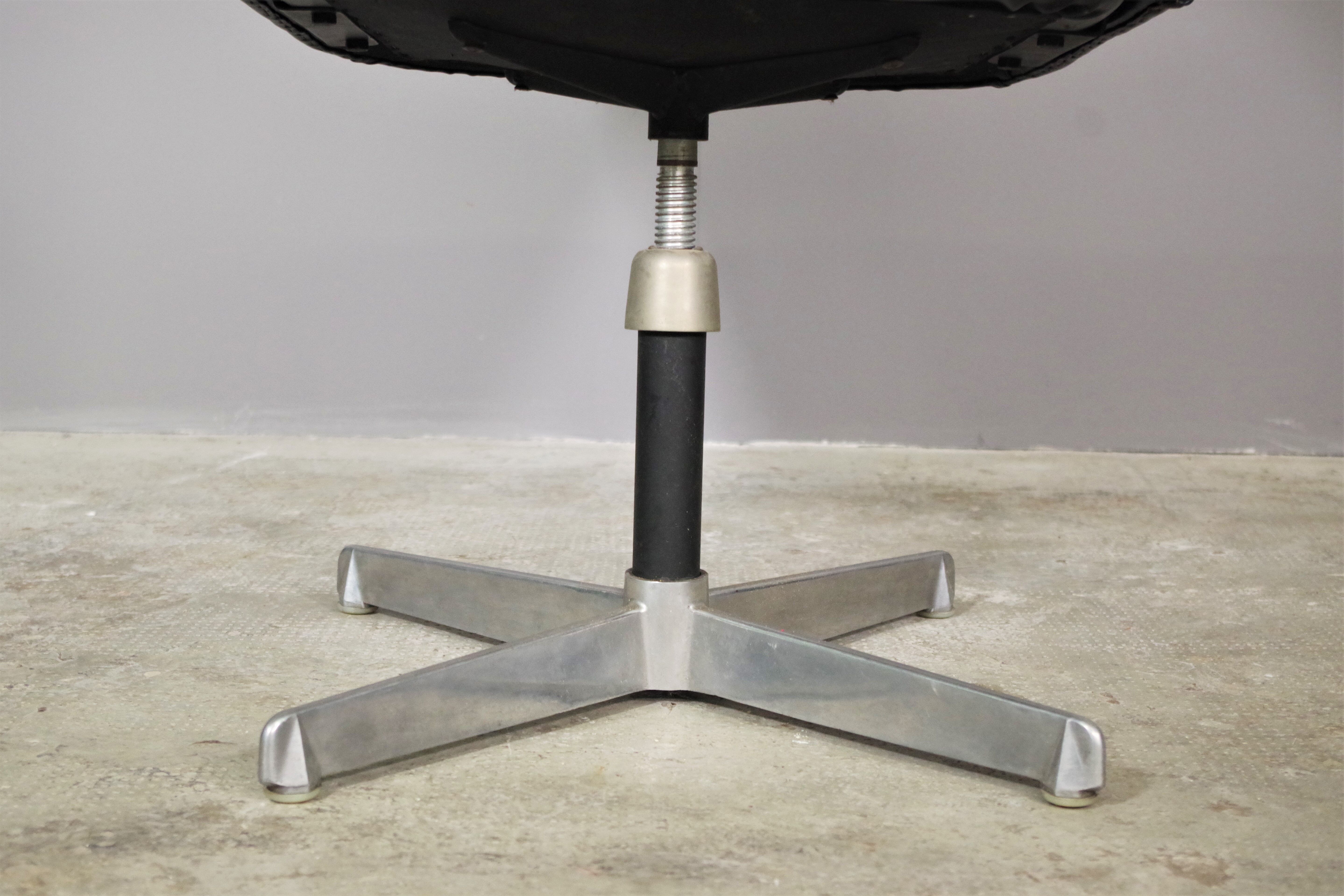 Desk and two chairs by Fantoni, 1960, set of 3