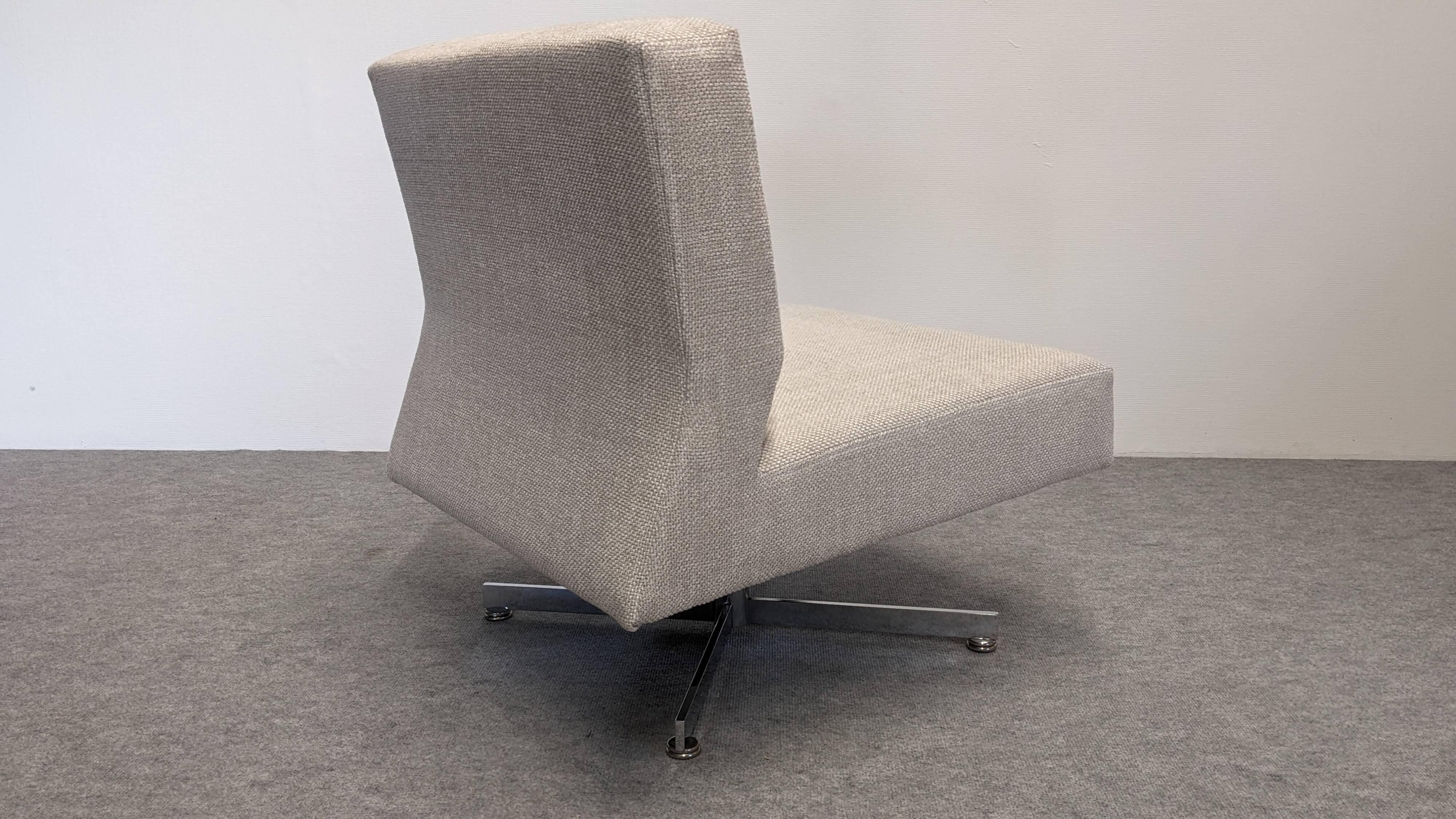 Paire de chauffeuses modernistes Les Créations Inova, France vers 1970