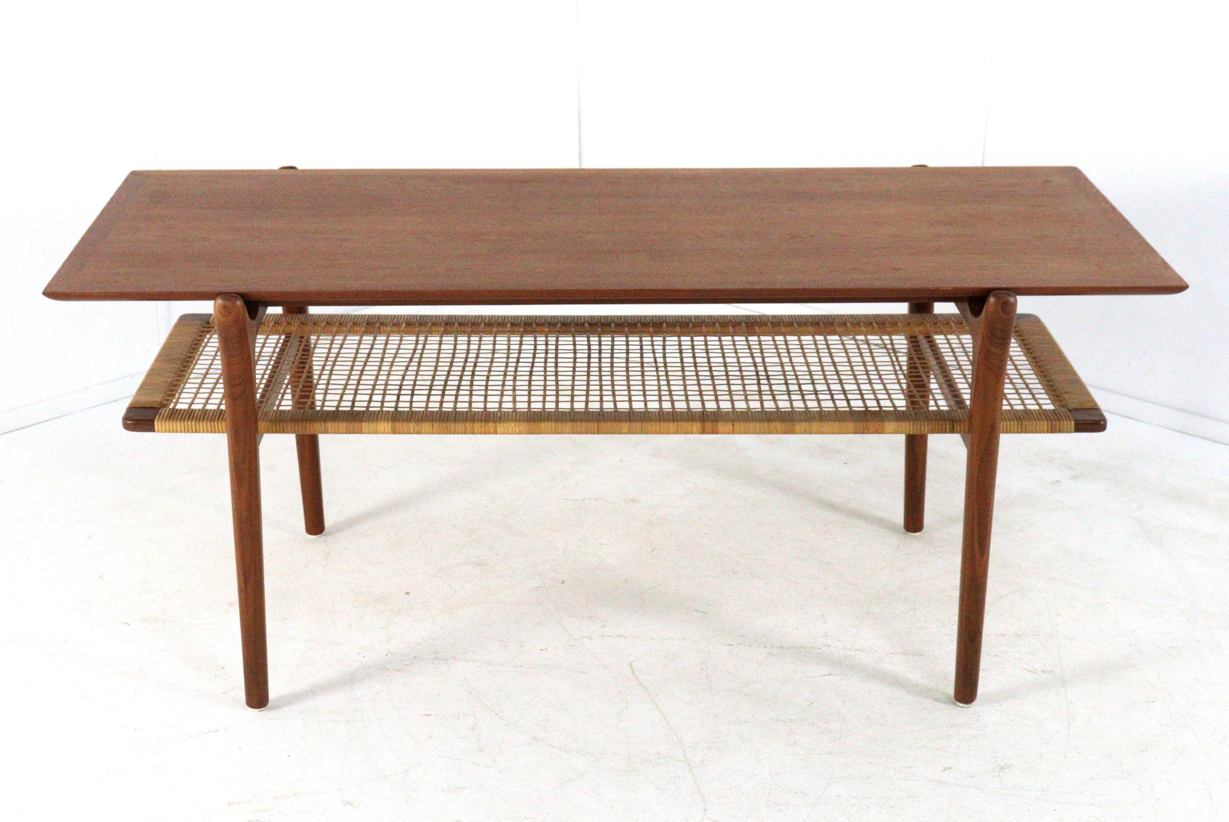 Mid century modern - Coffee table attr. Hartmut Lohmeyer - in teak - design