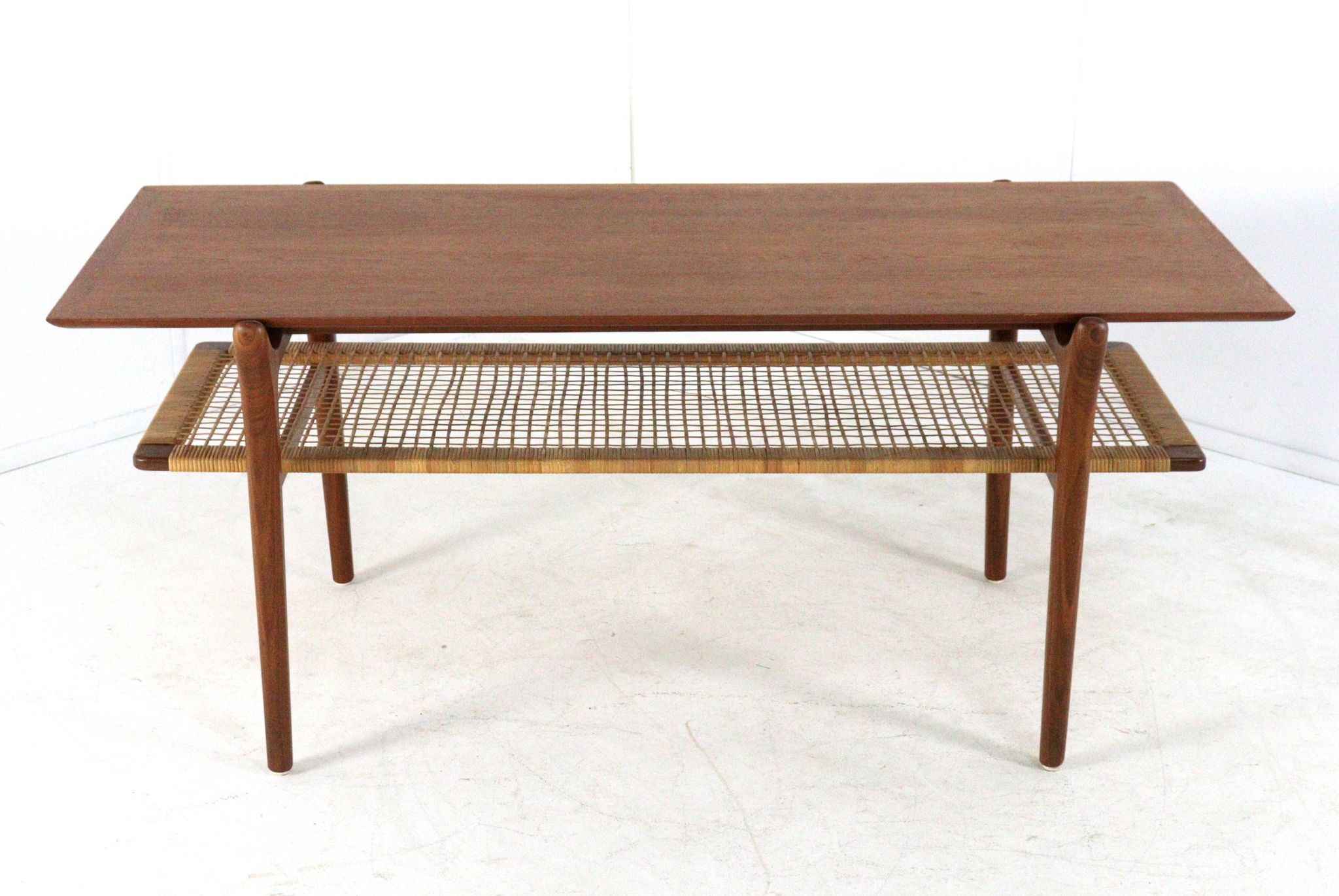 Mid century modern - Coffee table attr. Hartmut Lohmeyer - in teak - design