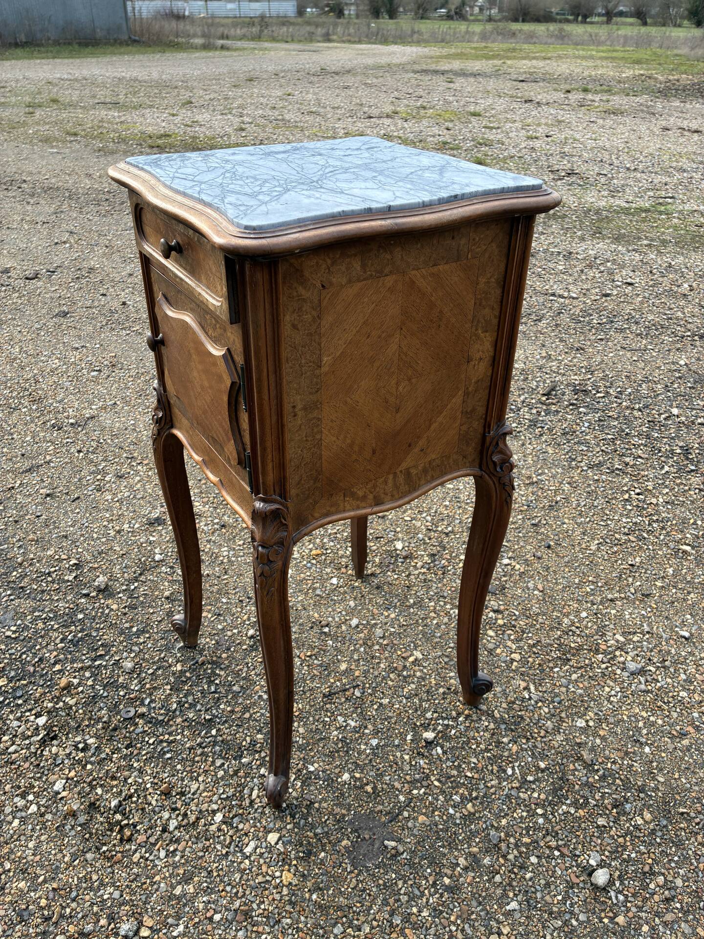 Table de chevet