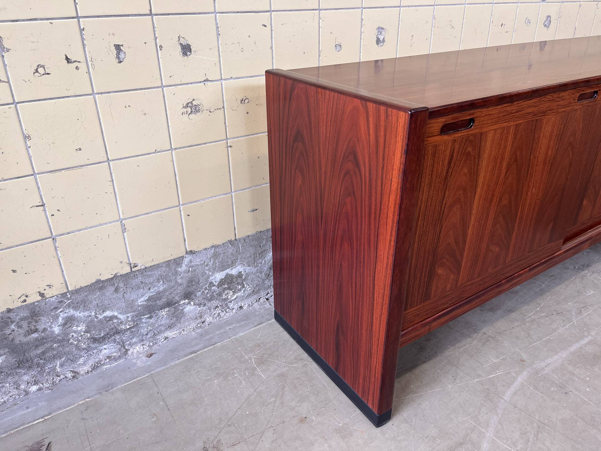Vintage rosewood sideboard by Skovby