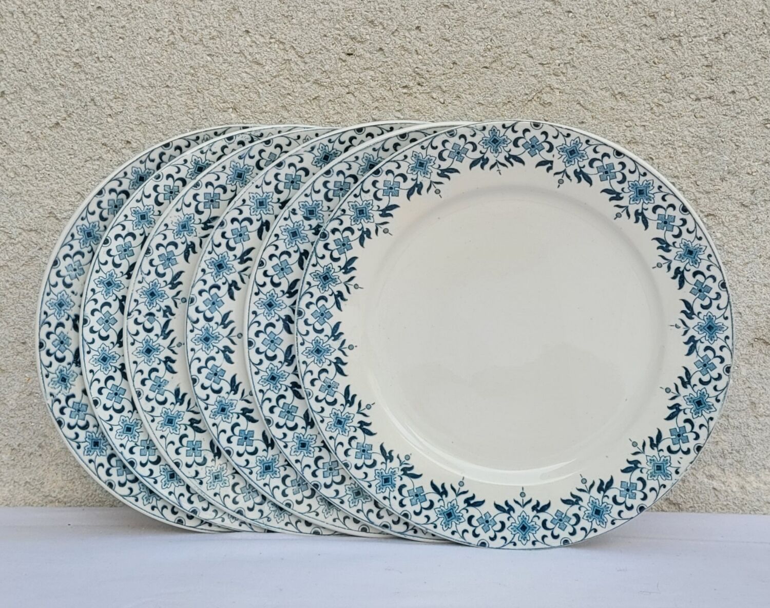 Set of 6 dessert plates model Lucie U&G Sarreguemines white and blue floral border