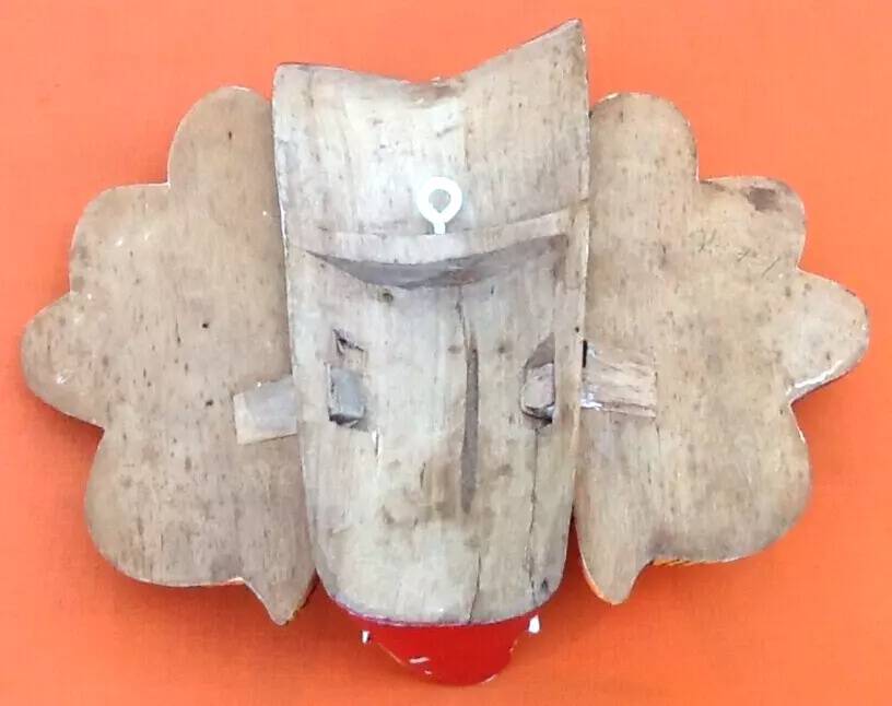 Wall mask Polychrome carved wood