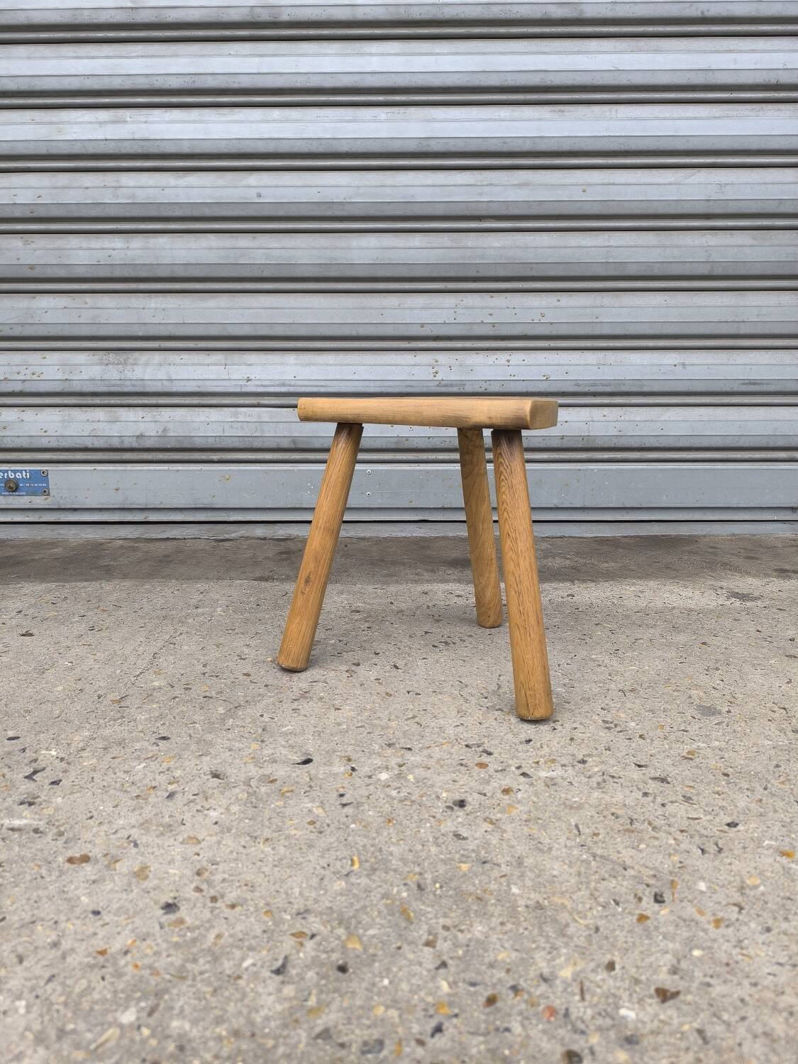Tabouret tripode en bois de hêtre 1960