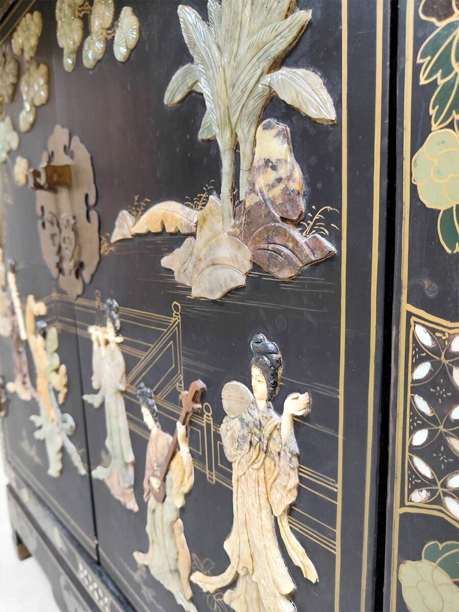 Decorative Chinese side cabinet chest of drawers 'Chinoiserie'