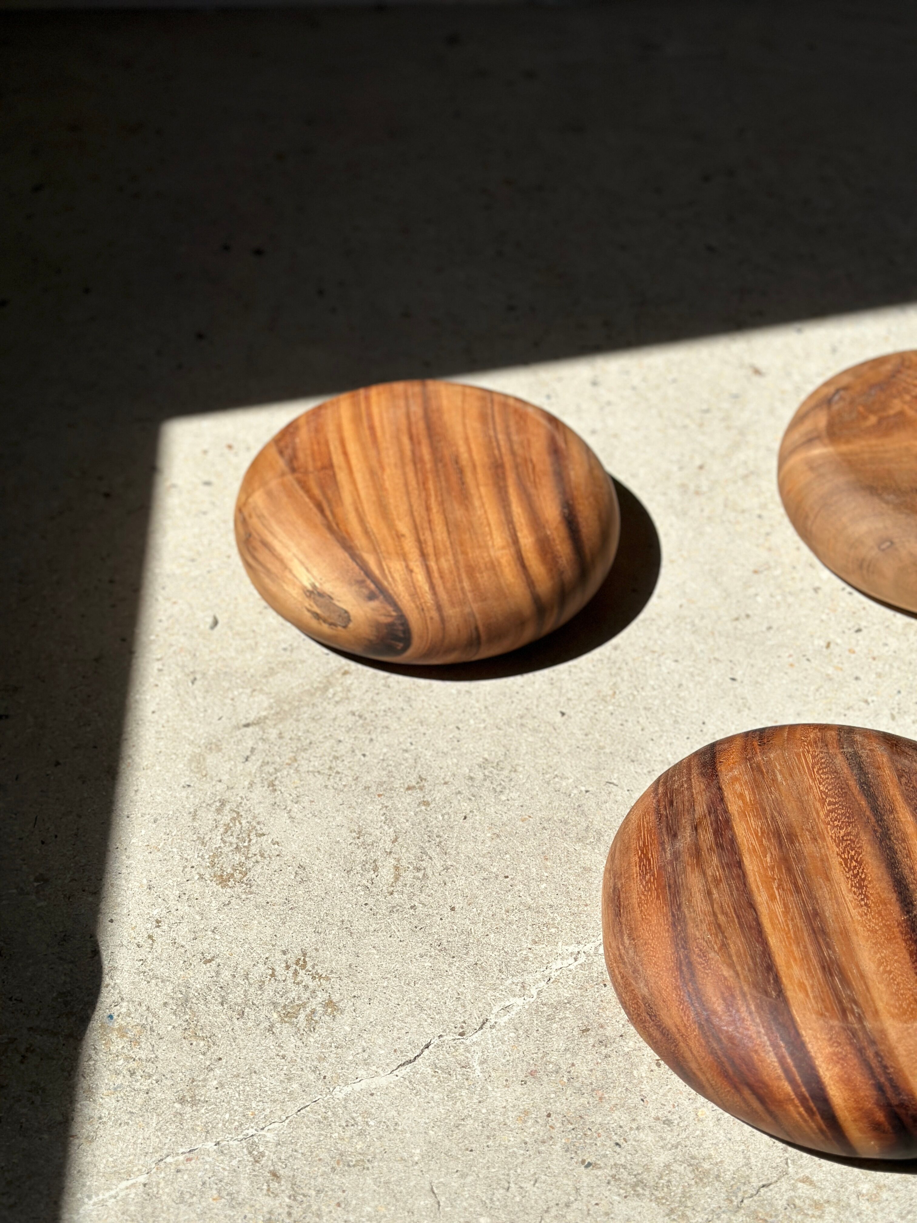 Bowl or monoxyl teak cut d:25.5