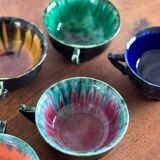 6 tasses en faïence de Quimper.