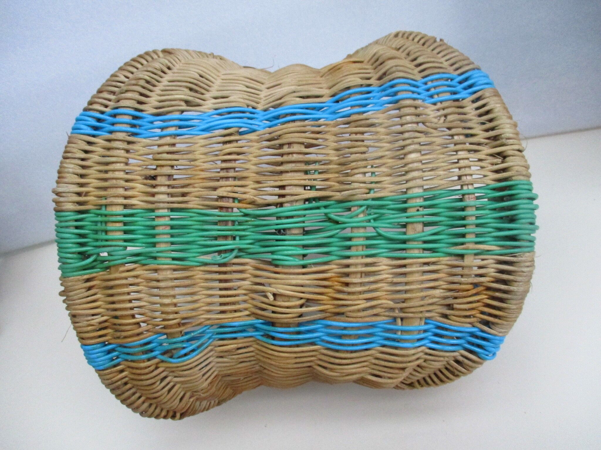 Rattan and scoubidou basket 60s
