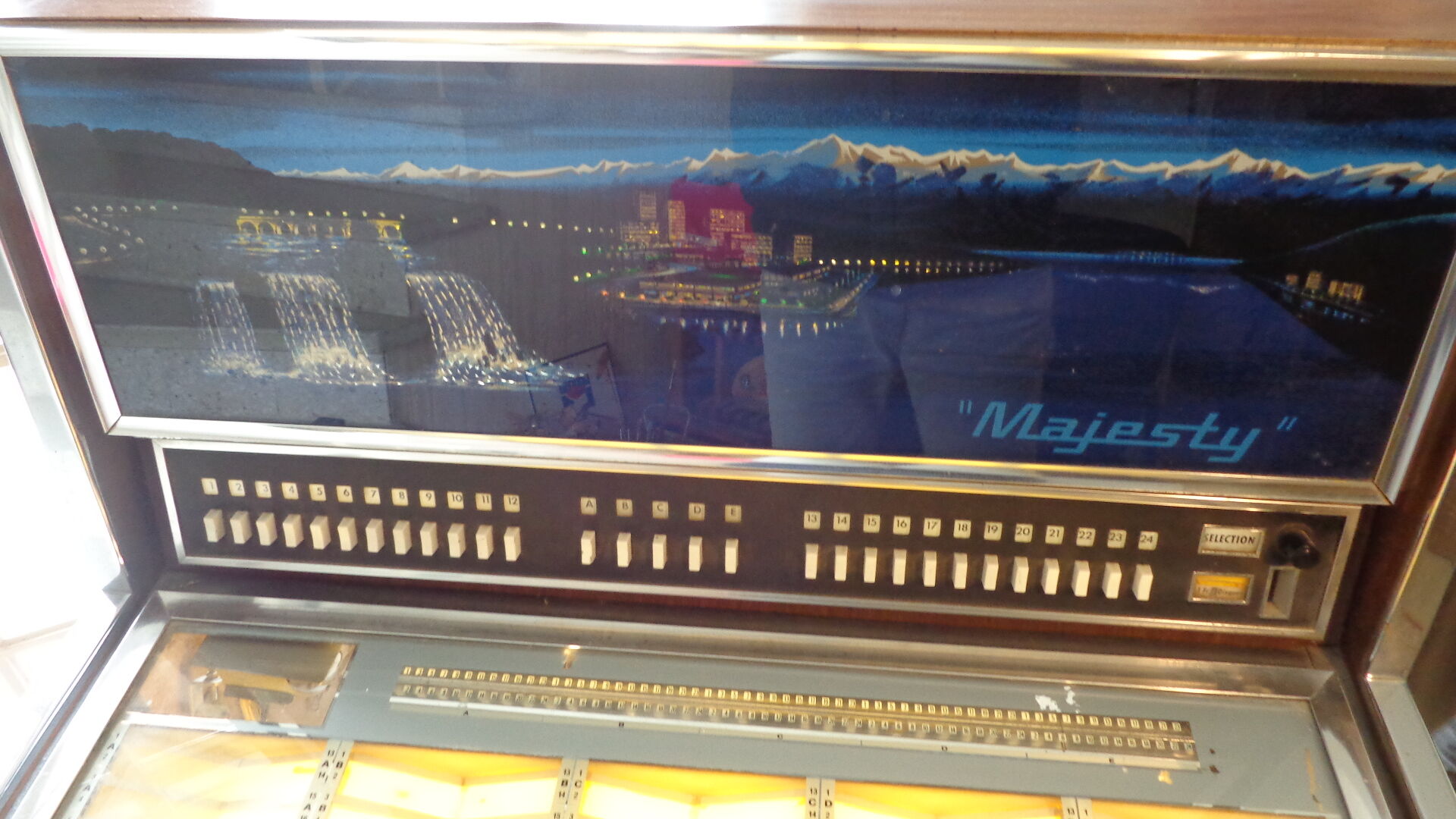 Jupiter Majesty 120 Juke box