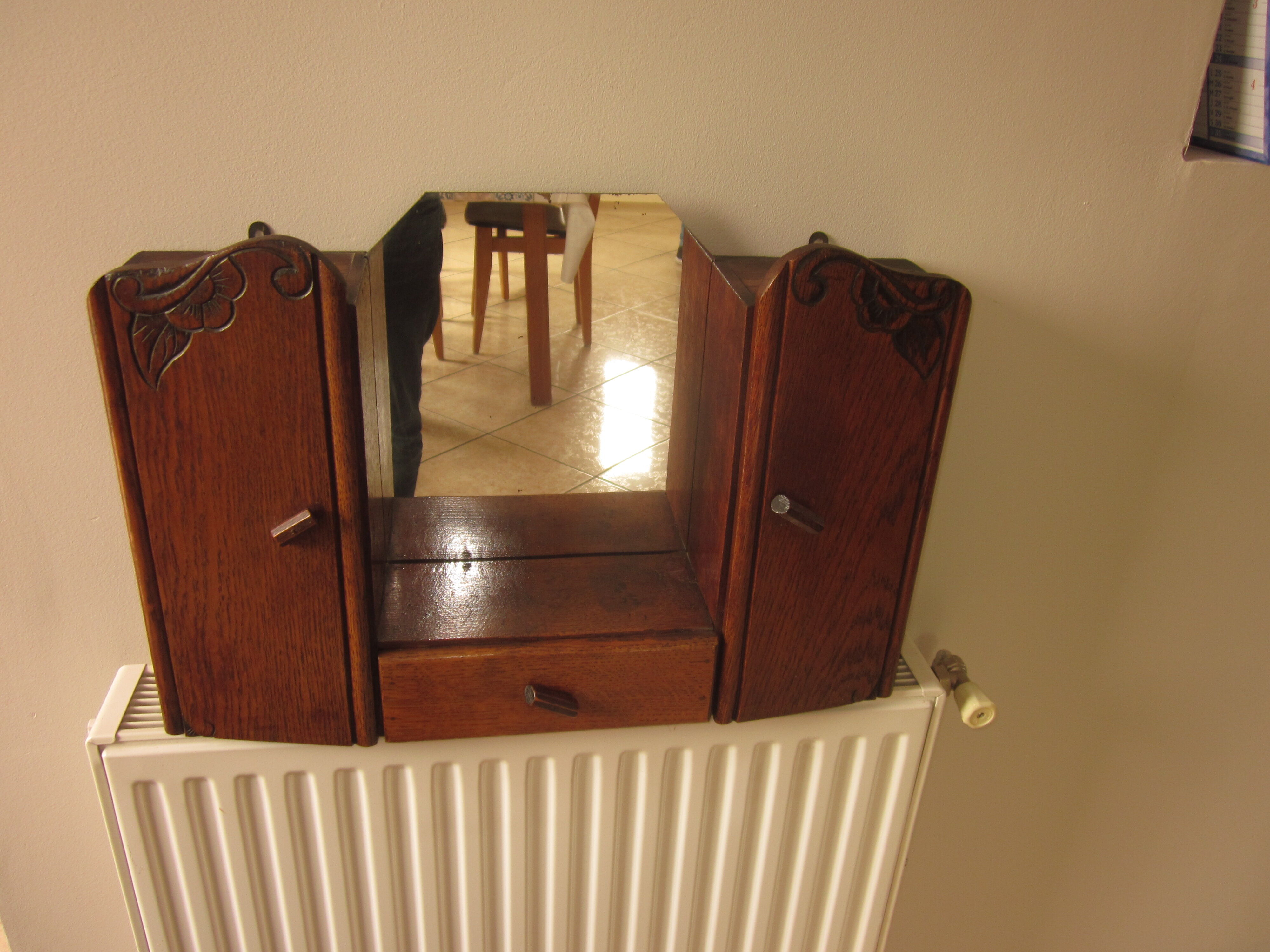 Toilet cabinet of the 50s