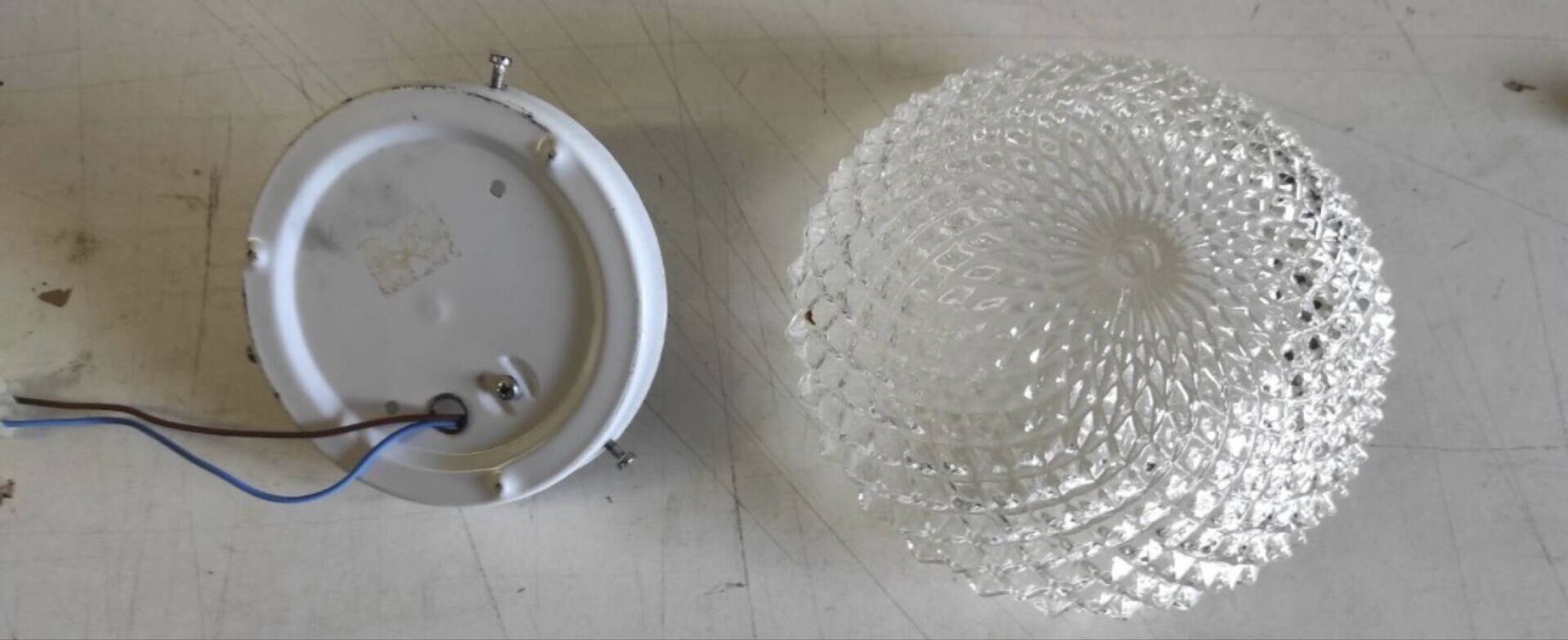Ceiling light or wall light in moulded glass with diamond point - mid 20th century