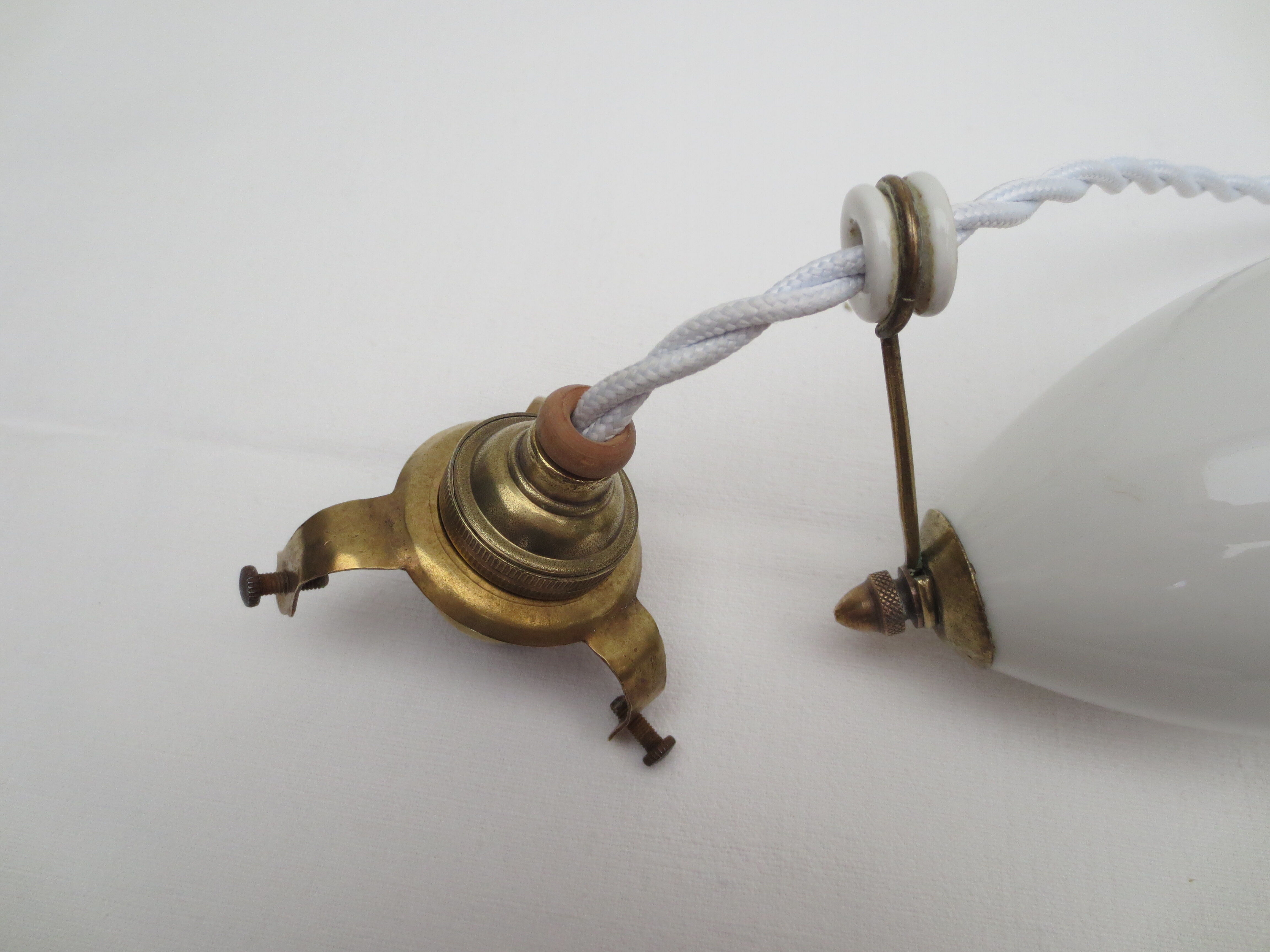 Suspension called up and down, porcelain and white opaline