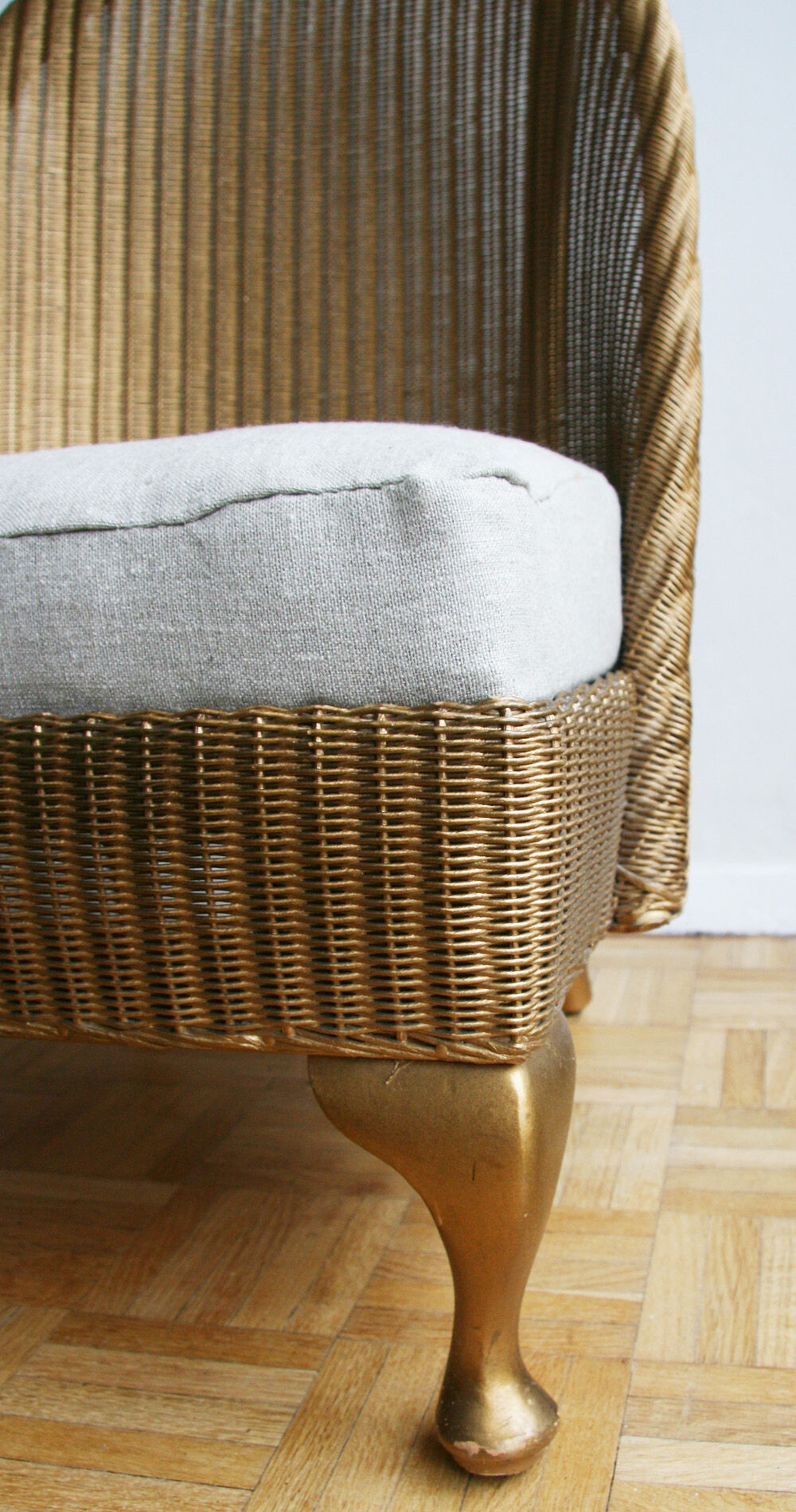 Loom golden armchair