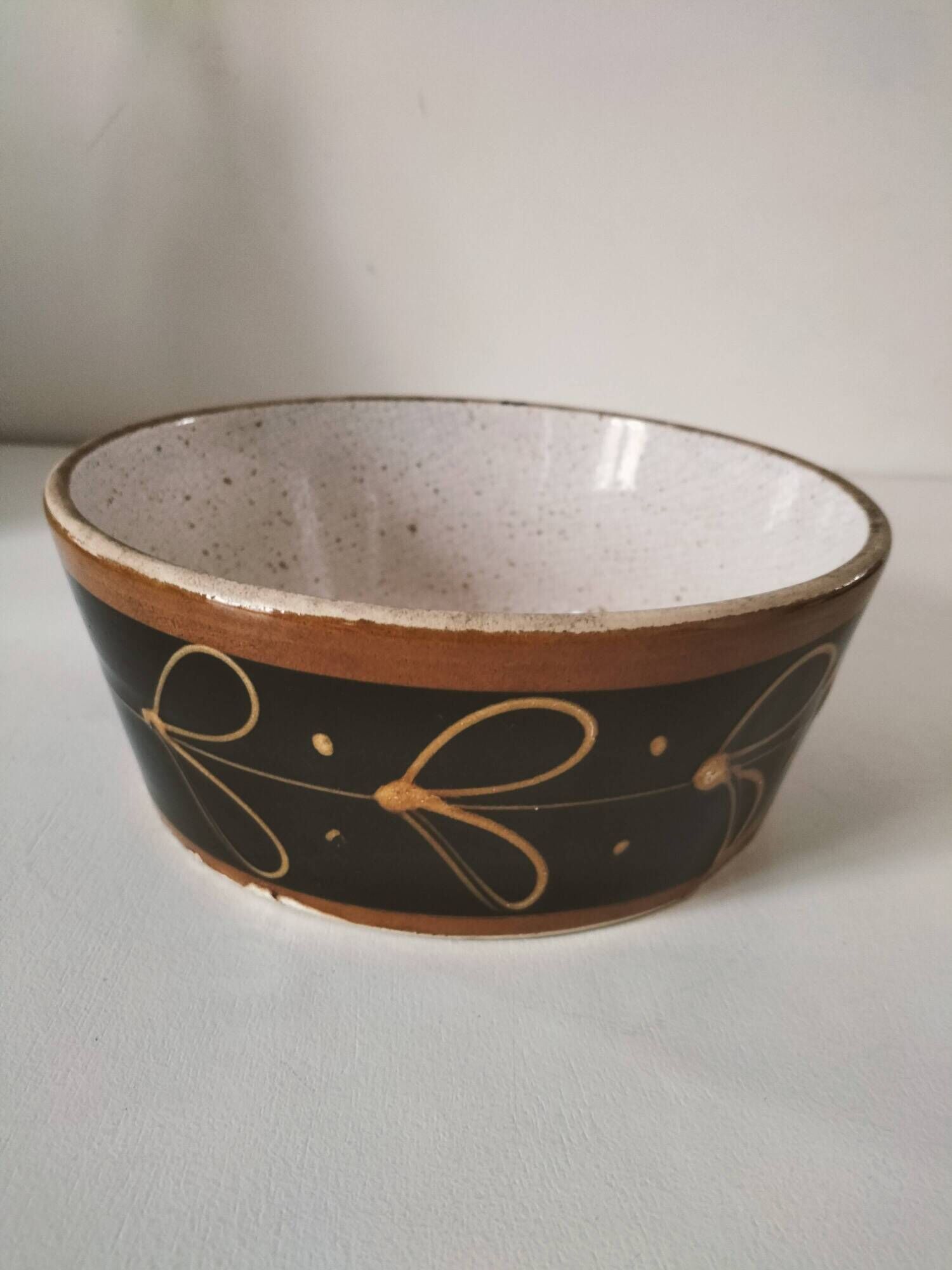 Vintage dish with black and ochre decoration and a speckled crackled interior – 1970s
