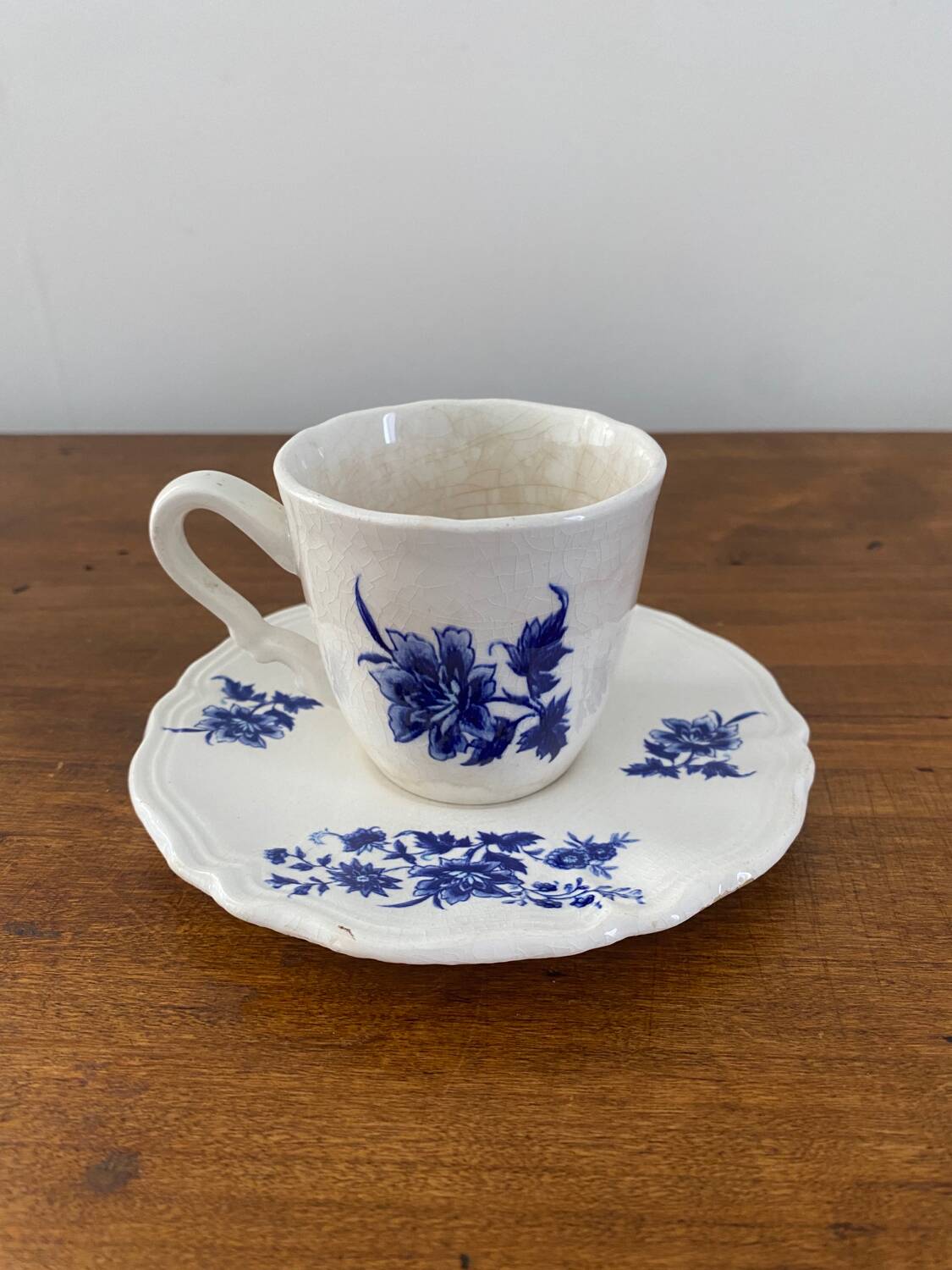 Aubusson earthenware cup and saucer from Sarreguemines FRANCE