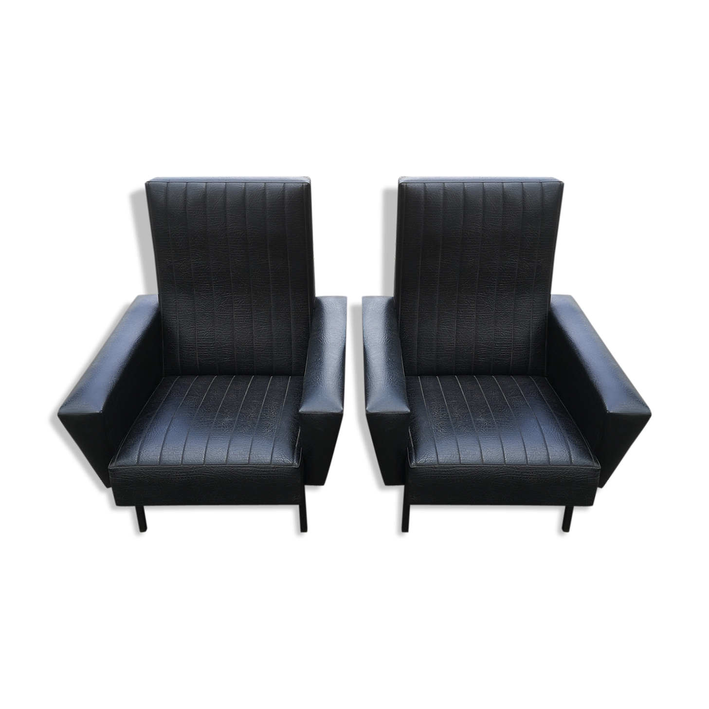 Paire de fauteuils skaï années 60