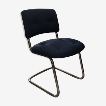 Strafor chair