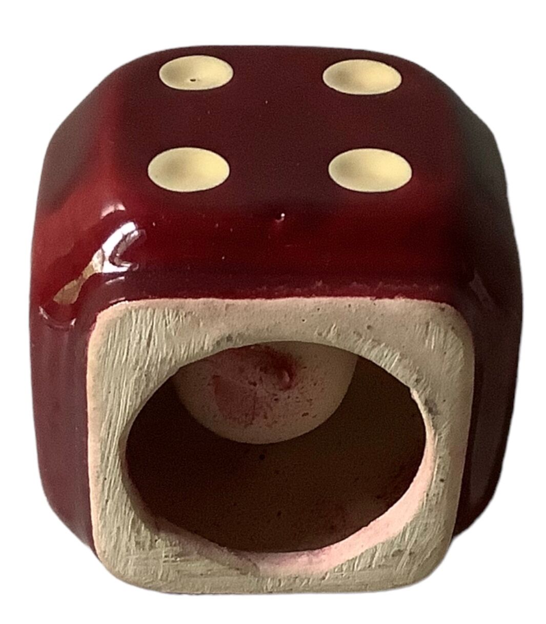 De-shaped candle holders