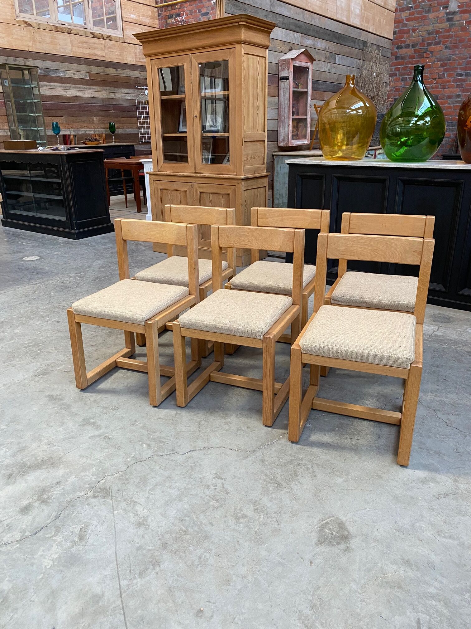 Suite of 6 chairs in solid oak 80s