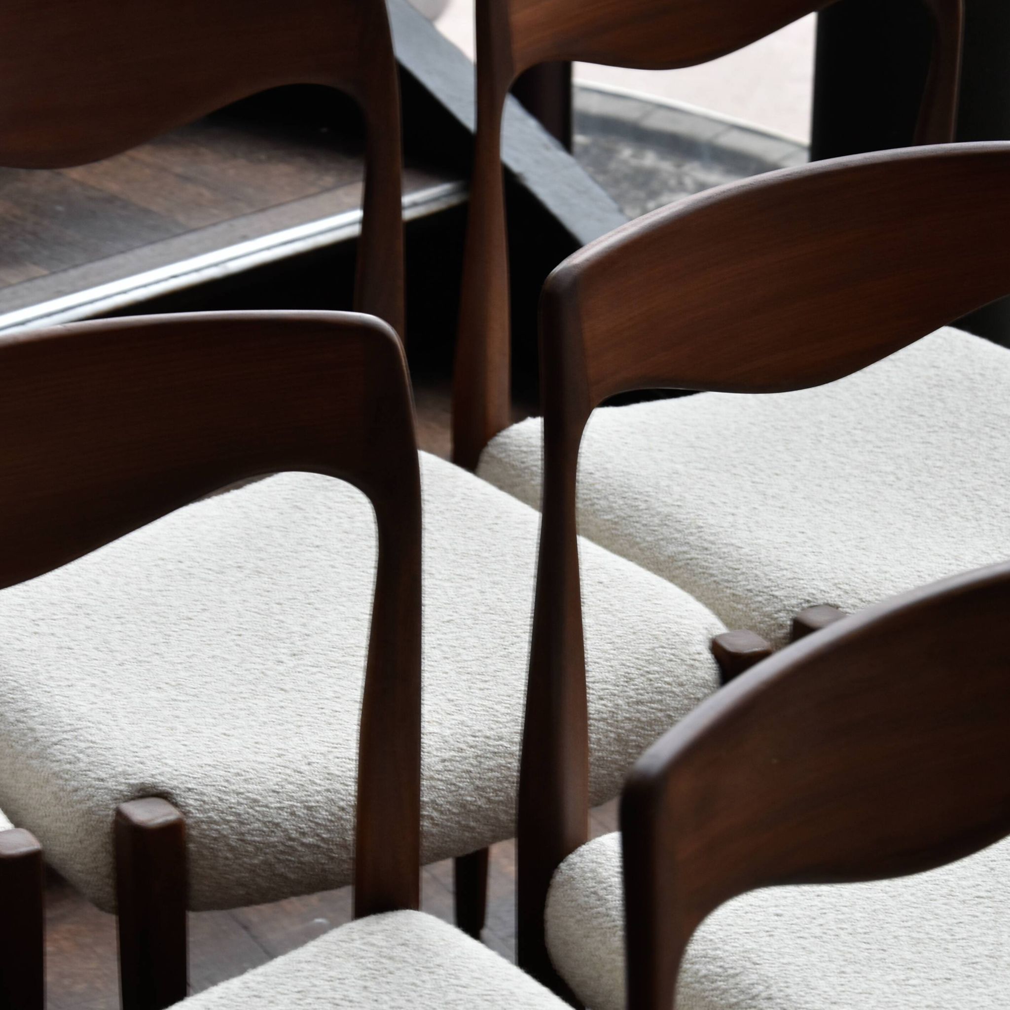 6 chaises danoises attribuées à Niels Moller