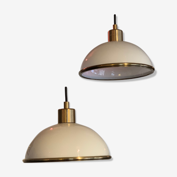 Two opaline suspensions
