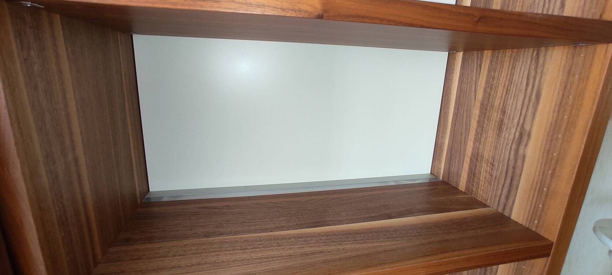 HÜLSTA MEGA-DESIGN Library 379cm - 5 columns Walnut & White Lacquer + contactless neon lighting