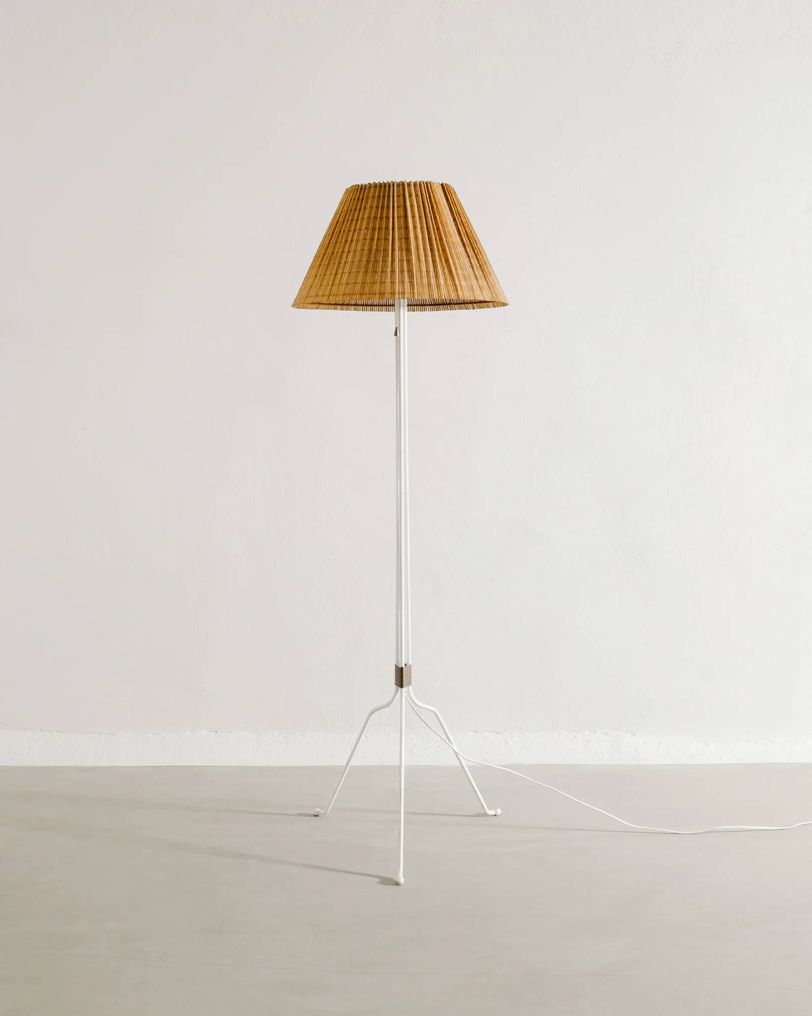 Finnish Mid Century Metal Floor Lamp in Rattan by Lisa Johansson-Papé, 1940