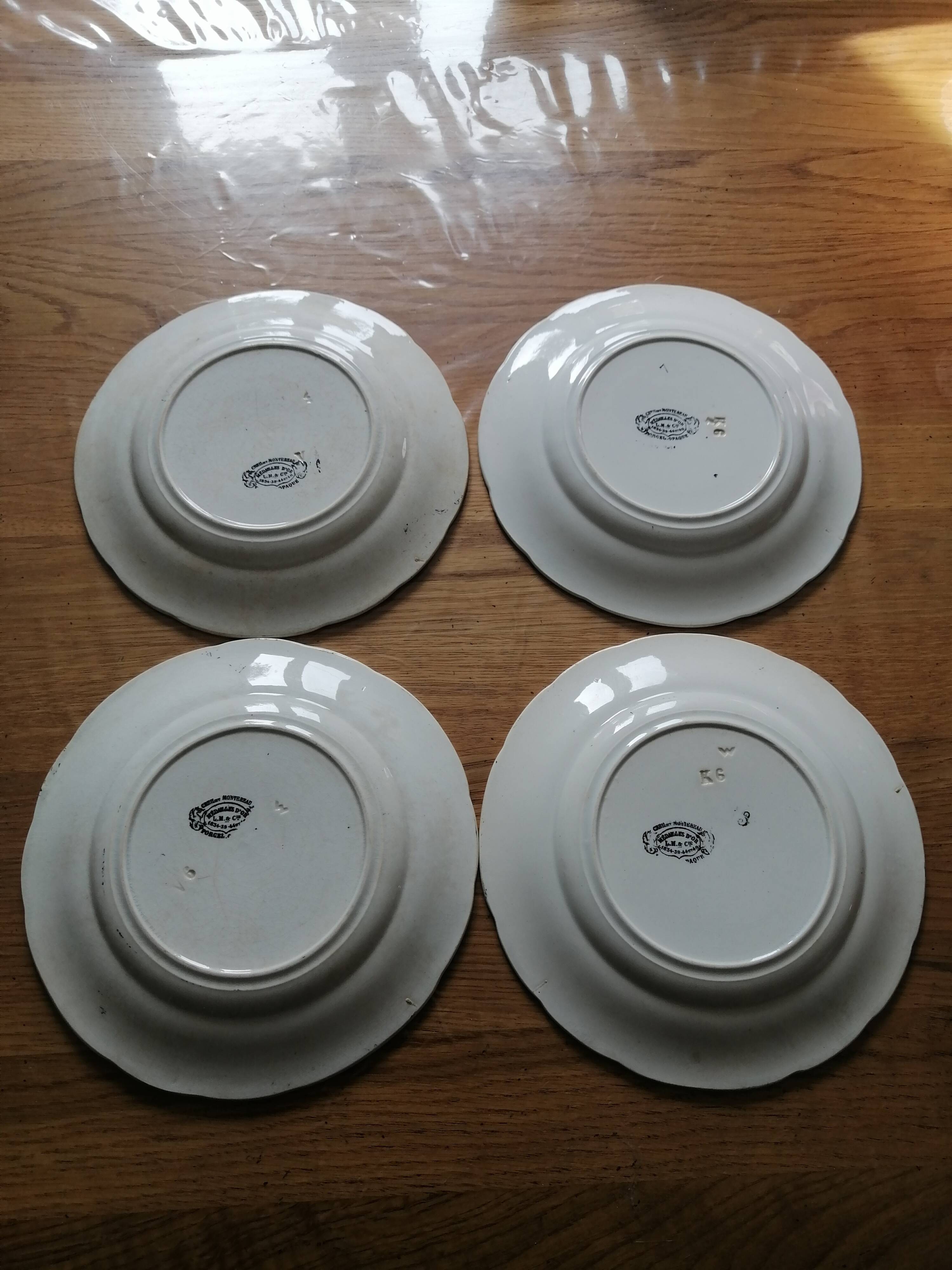 Set of eight talking plates